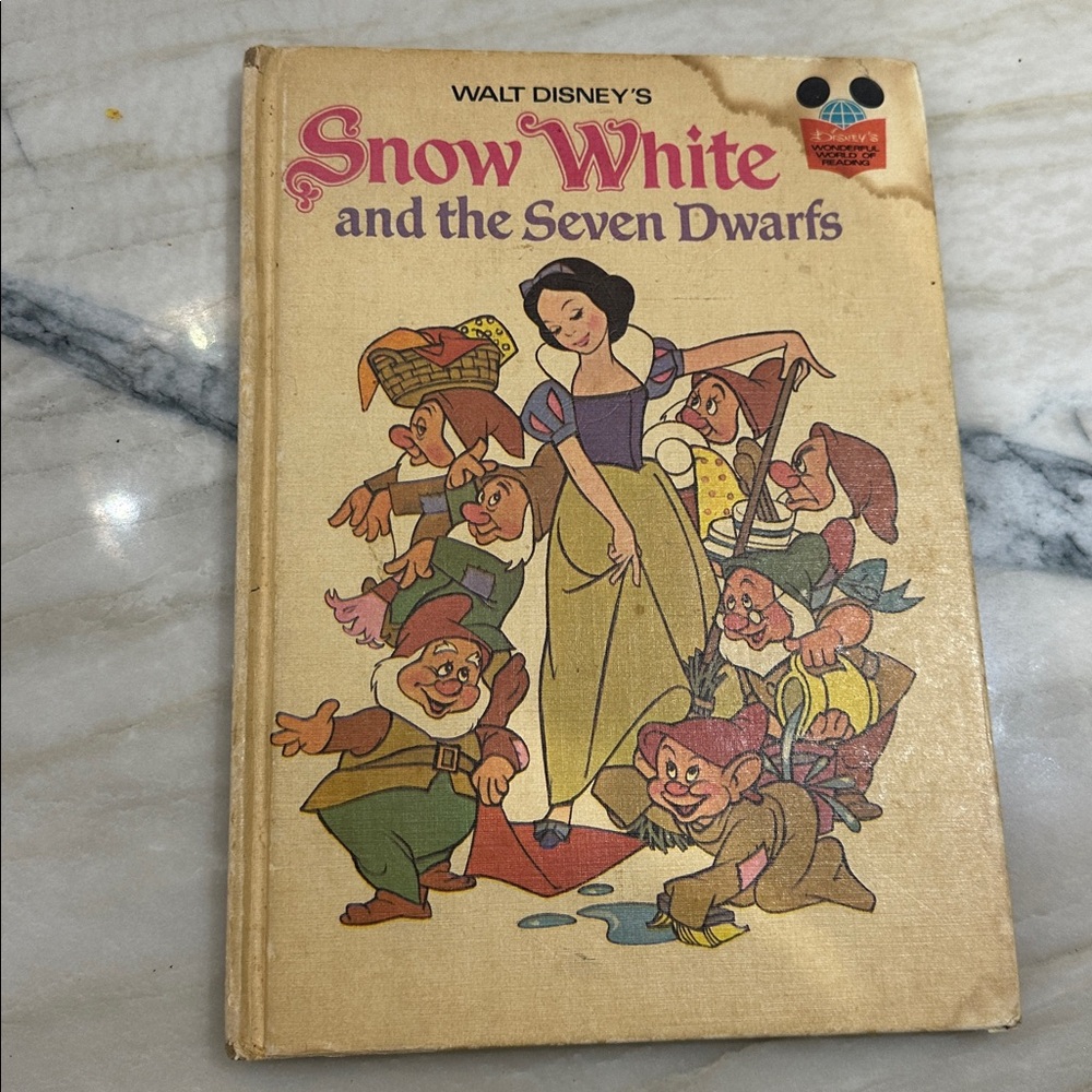 Vintage Snow White and the Seven Dwarfs Disney's Wonderful World of Reading